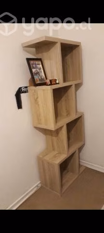 Librero irregular madera