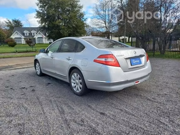 Nissan teana 2011
