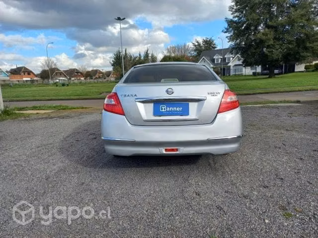 Nissan teana 2011