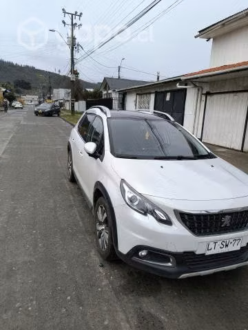 Vendo Peugeot 2008 diesel año 2020