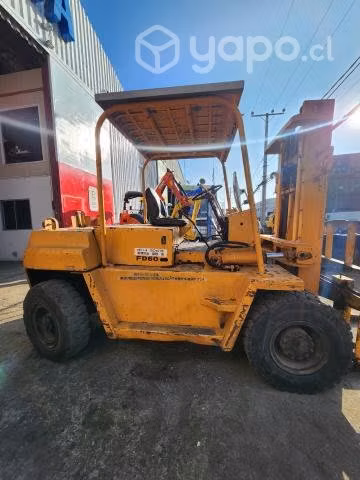 Montacarga komatsu 60