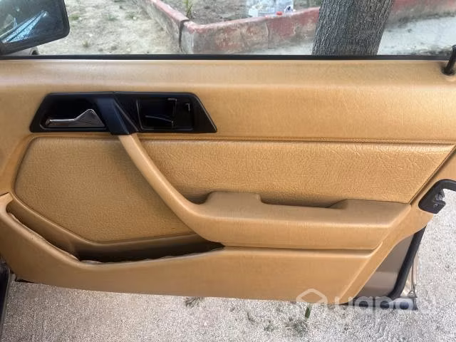 Vendo auto Mercedes Benz automático