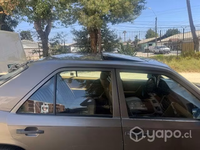 Vendo auto Mercedes Benz automático