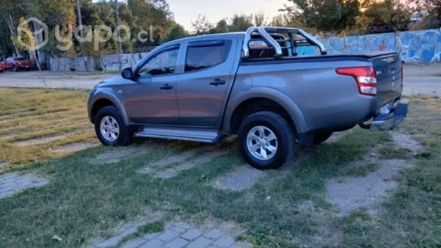 Camioneta mitsubishi 2019