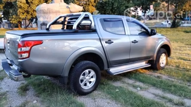 Camioneta mitsubishi 2019