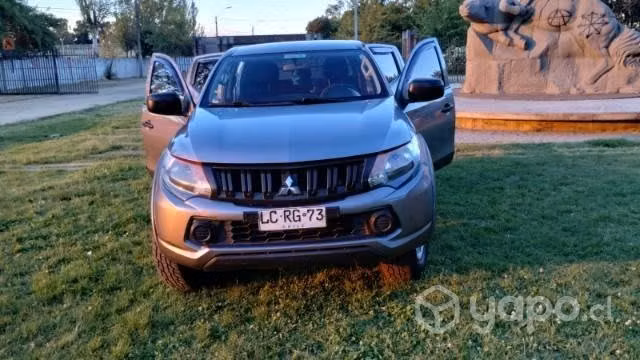 Camioneta mitsubishi 2019