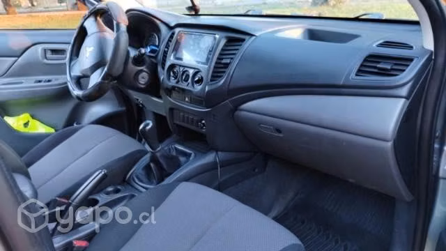 Camioneta mitsubishi 2019