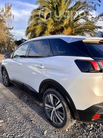 Vendo Peugeot 3008 año 2019 única dueña