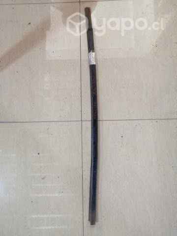 Moldura lame vidrio del Izq Nissan Terrano 2014