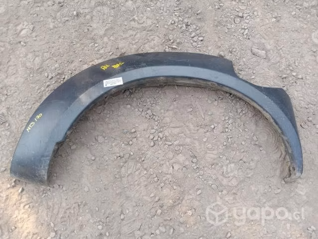 Moldura Pasa Rueda Tras Der (NTS170) Terrano 2.5 M