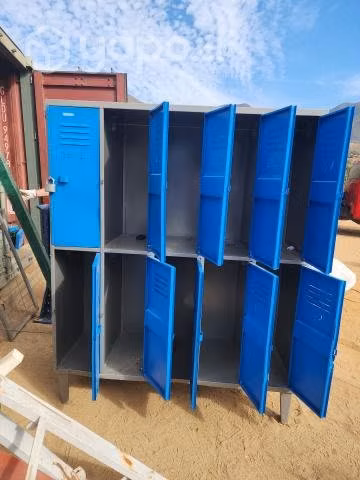 Lockers azul casi nuevo