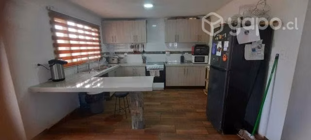 Hermosa casa con quincho y patio muy grande