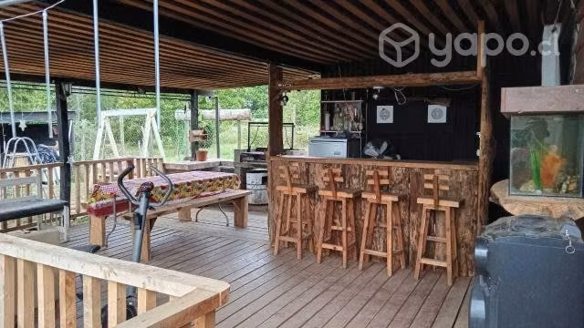 Hermosa casa con quincho y patio muy grande