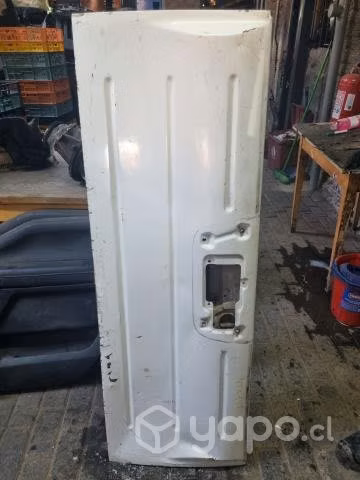 Portalon Detalle (NTX147) Nissan Terrano 2.5 Dies