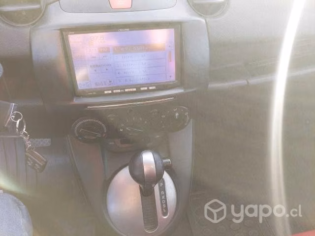 Mazda demio 2011