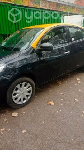 Vendo taxi Nissan versa 2021 al.dia llegar y traba
