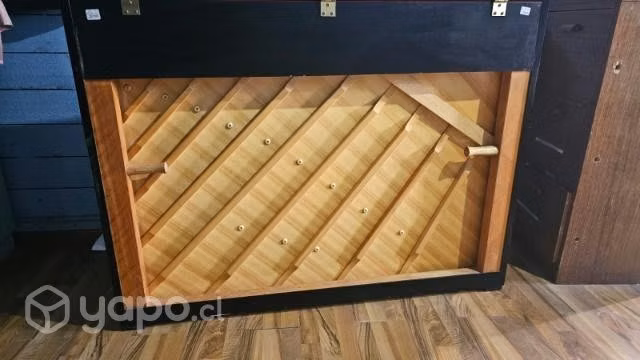 Piano vertical