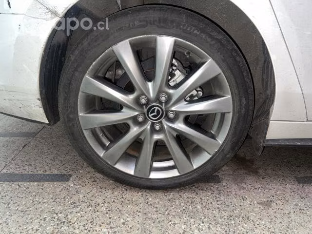 Neumático Mazda 3