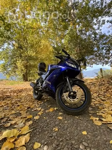 Motocicleta Yamaha R-15 V3, Año 2023