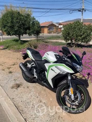 Moto Loncin LX 250 GS