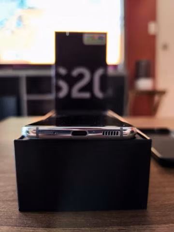 Samsung S20 cloud blue
