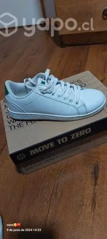 Zapatillas y chaqueta - Imagen 4