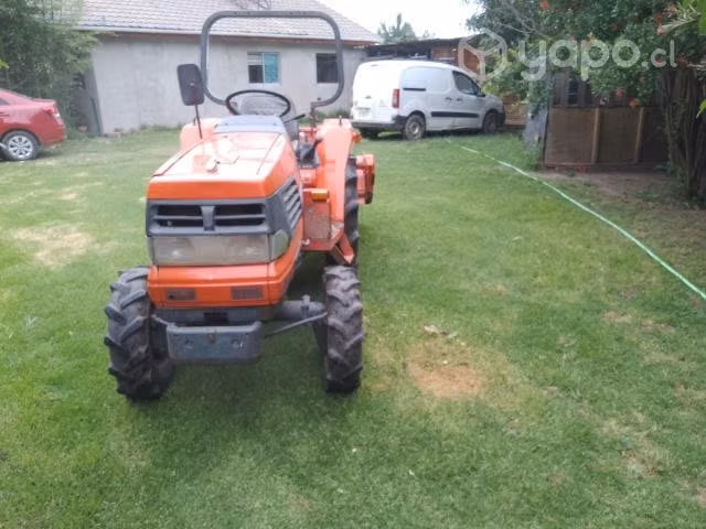 Tractor Kubota g220 4x4