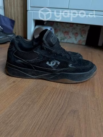 Zapatilla DC negra