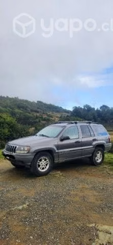 4 × 4 Grand Cherokee