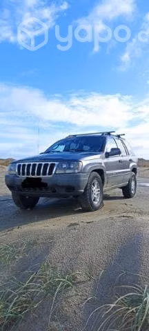 4 × 4 Grand Cherokee