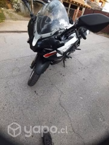 Vendo mi rs200 año 2022