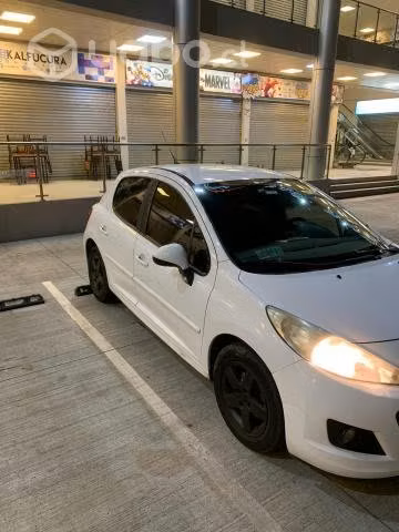 Peugeot 207 2011