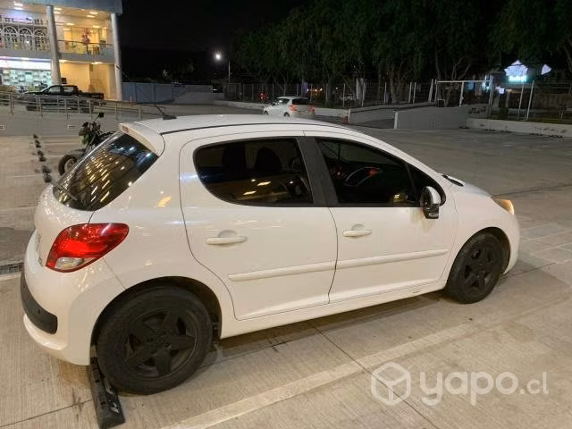 Peugeot 207 2011