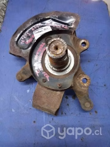 Munon delantero izquierdo Nissan Terrano 4x2 alta