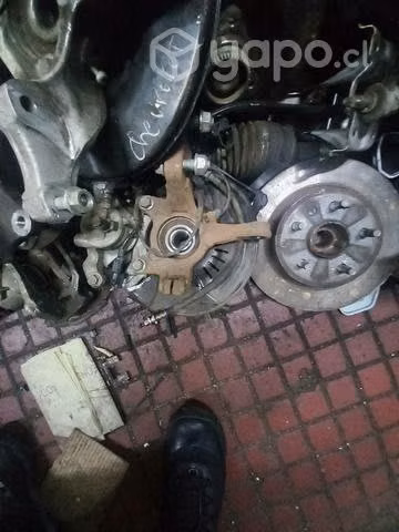 Muñón delantero Nissan march 2016 de. desarme