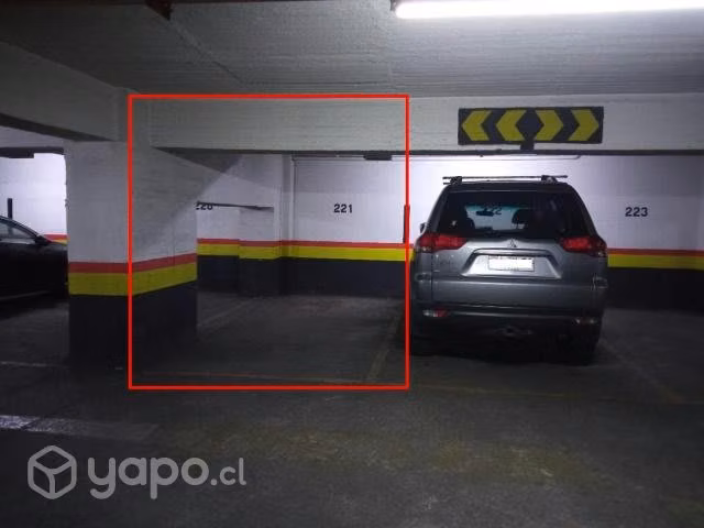 Estacionamiento sector El Golf