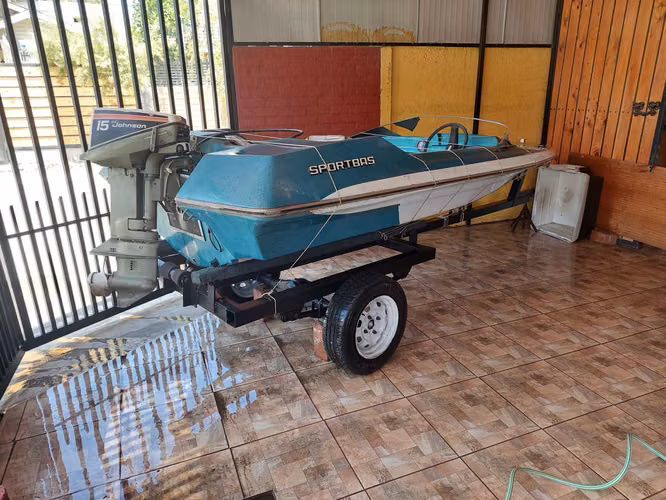 Vendo lancha sportbass 4 pers. c/n motor y carro