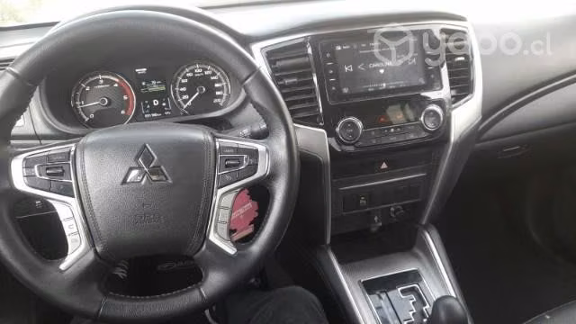 Camioneta diésel L200  2023