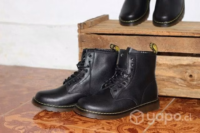 Botas estilo Dr. martens - Imagen 2