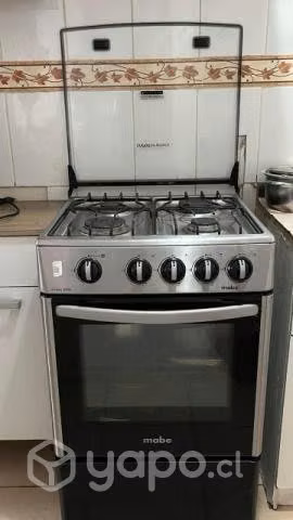 Vendo cosina a gas 4 platos marca Mabel casi nueva
