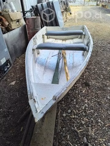 Bote de fibra de vidrio