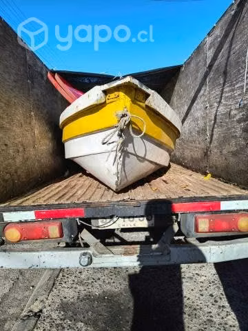Bote de fibra de vidrio