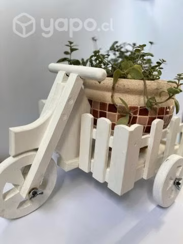 Porta plantas con forma de Carreta