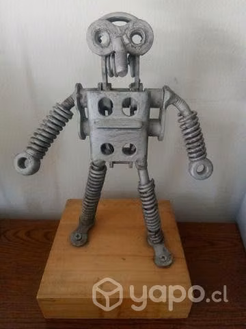 Escultura metálica de reciclaje "Robot"