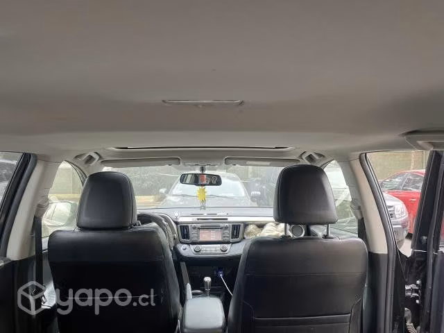 Toyota Rav4 2014 súper lujo 2.5  negra vende dueña