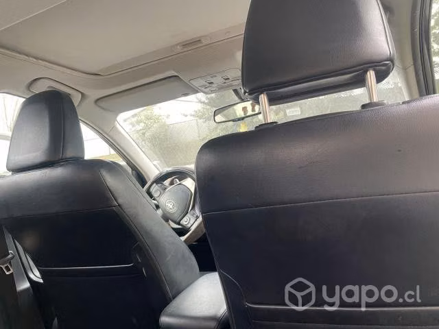 Toyota Rav4 2014 súper lujo 2.5  negra vende dueña