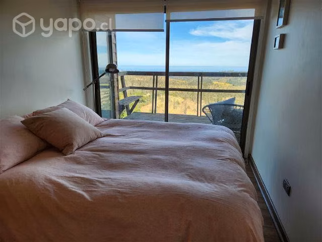 Parcela con linda casa con vista al mar en sector