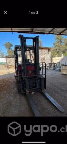 Grúa horquilla 3 toneladas doble mastil