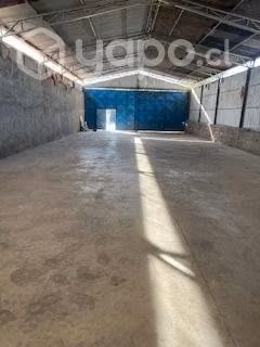 Se arrienda amplia bodega en sector artificio