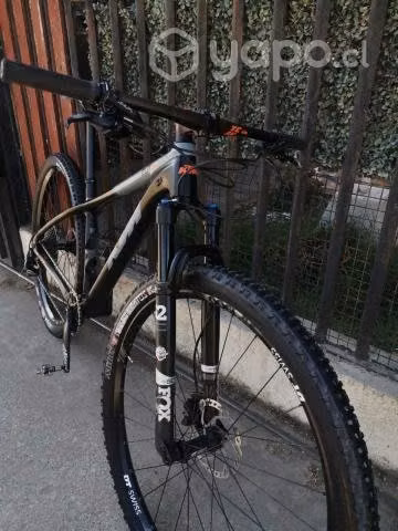KTM myroon carbono